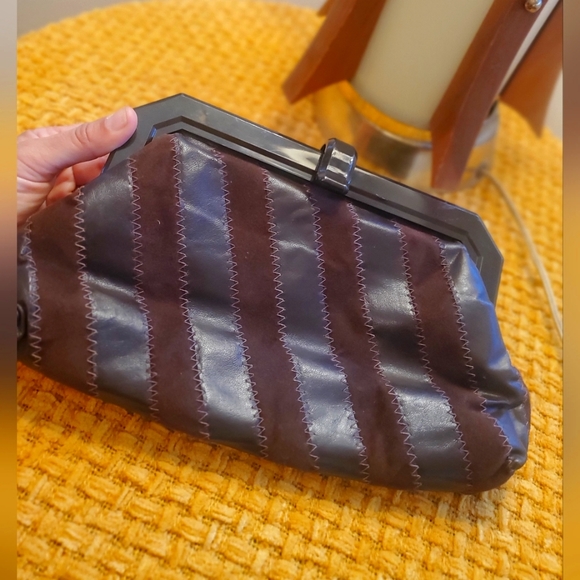 Clutch - Picture 1 of 12